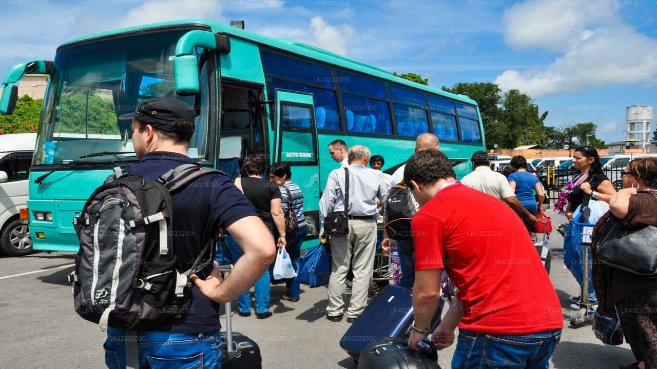 Transfer between Colombo Airport (CMB) and Arugambay Roccos, Arugam Bay